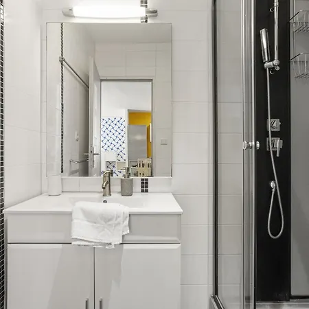 Centre, Proche De La Gare * Saint-Raphael (Var)