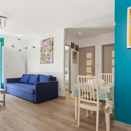 Apartment Centre, Proche De La Gare Saint-Raphael (Var)